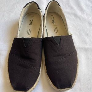 Men’s Toms shoes